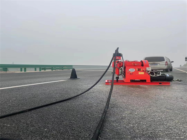 贵定马路路基路面开裂下沉注浆加固灌浆